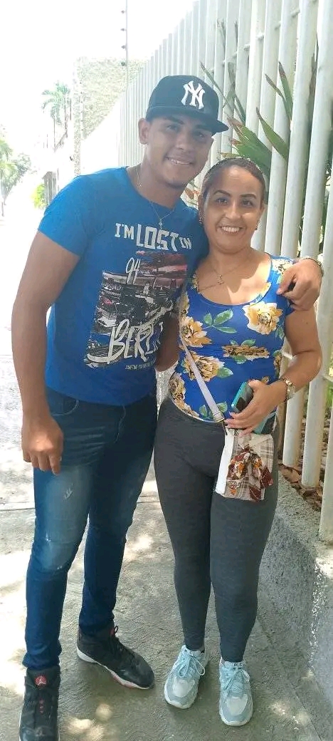 Gabriel Gonzalez  y Rosa llarve Gonzalez y llarve