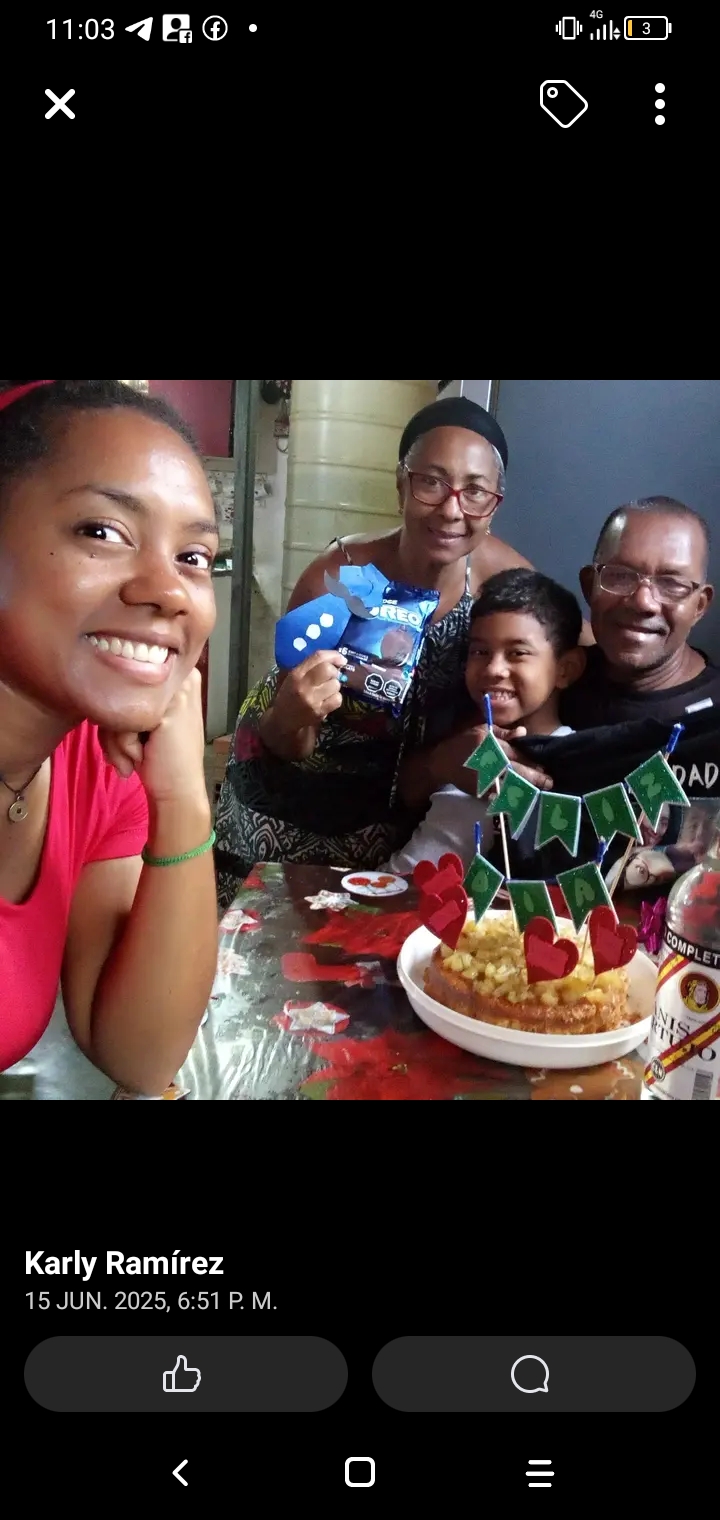 Karly y su familia Ramírez