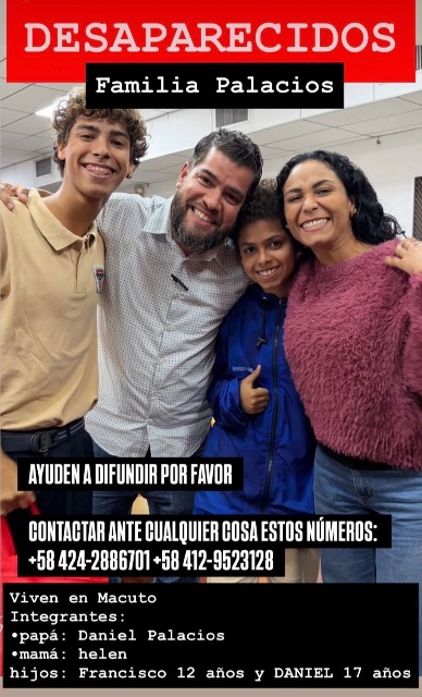 Daniel Palacios (padre)Helena Mendez (madre) Daniel palacios(hijo mayor) Francisco Palacios (hijo menor)