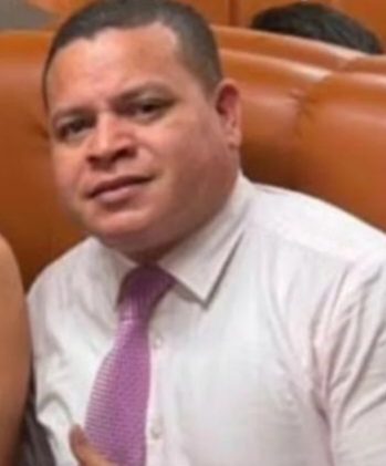 César Flores