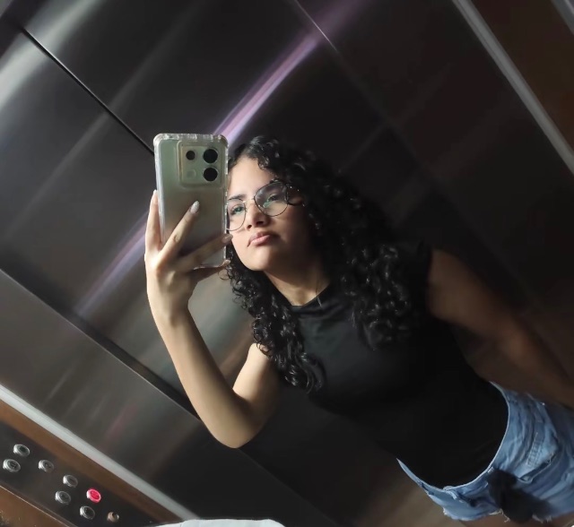 Manuela Uzcanga