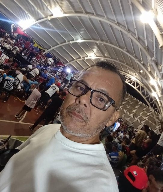 Luis Angel vera ocando