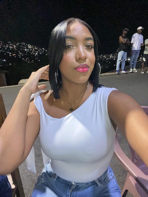 Yumi leidis Acosta