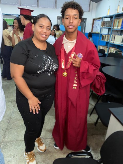Rosmery Carolina Ladera Romero y su hijo Ezequiel Álvarez Ladera