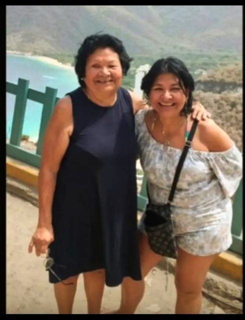Sara Guzman (80) y Adriana Guzman (52)