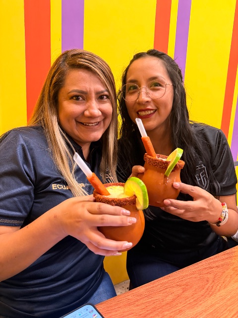 Hermanas Aymara