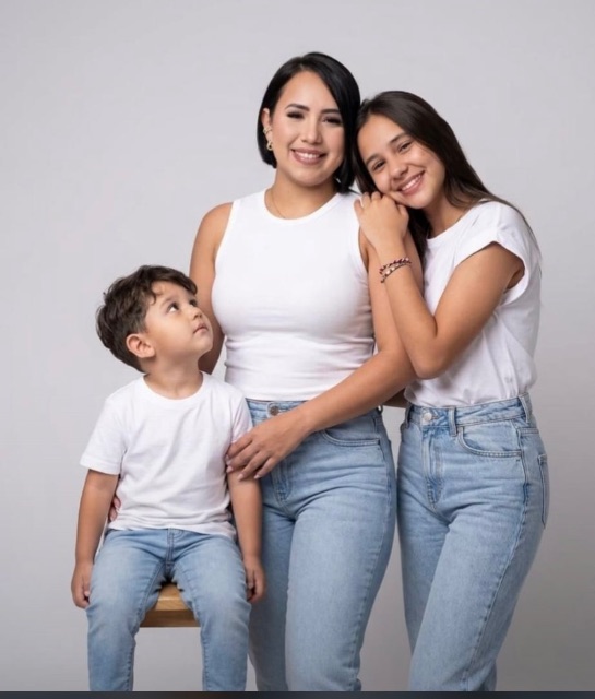 Maria andara y sus niños