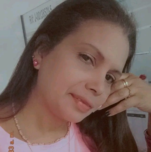 Marilyn Jones Acostada