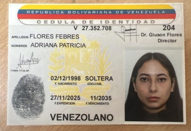Adriana flores
