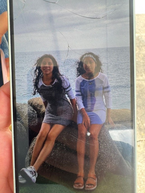 Stephanie y Patricia Infante Bolivar