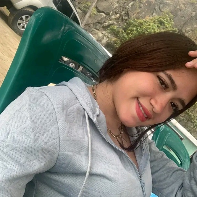Eli si Valentina Mayora