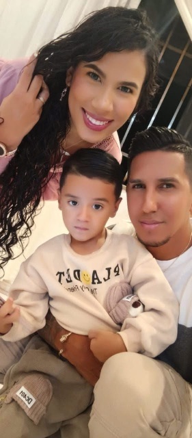 Scarleth Isturiz, Javier y Milán