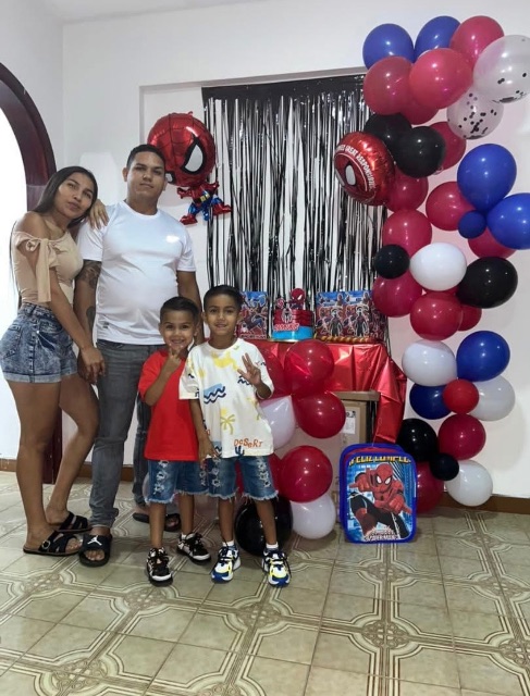 Katy Ravis Y Su Familia