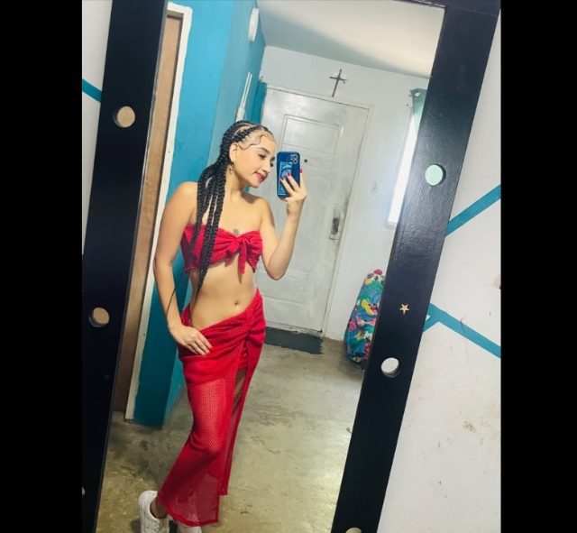 Rosangel pestaña